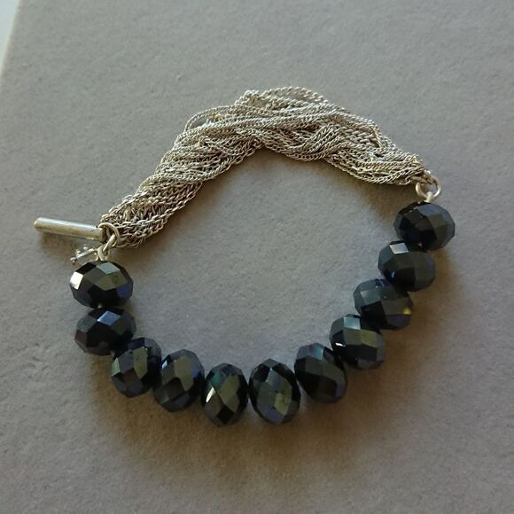 Kenneth Cole lovely stretchy crystal beaded and chain bracelet - Picture 1 of 6